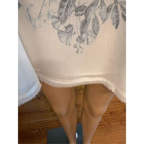 UA Kimchi Blue White Gray Floral Raw Edge Long Sleeve Mini Dress sz S NWOT - Picture 2 of 6